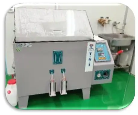 Salt spray test machine